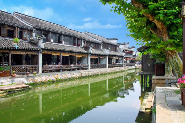 2023年天津GDP为16737.3亿元 比上年增长4.3%